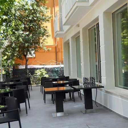 Hotel Favorita Cesenatico Luaran gambar