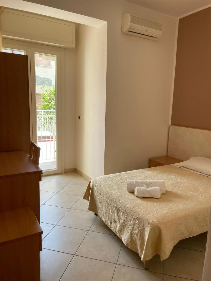 Hotel Favorita Cesenatico Luaran gambar