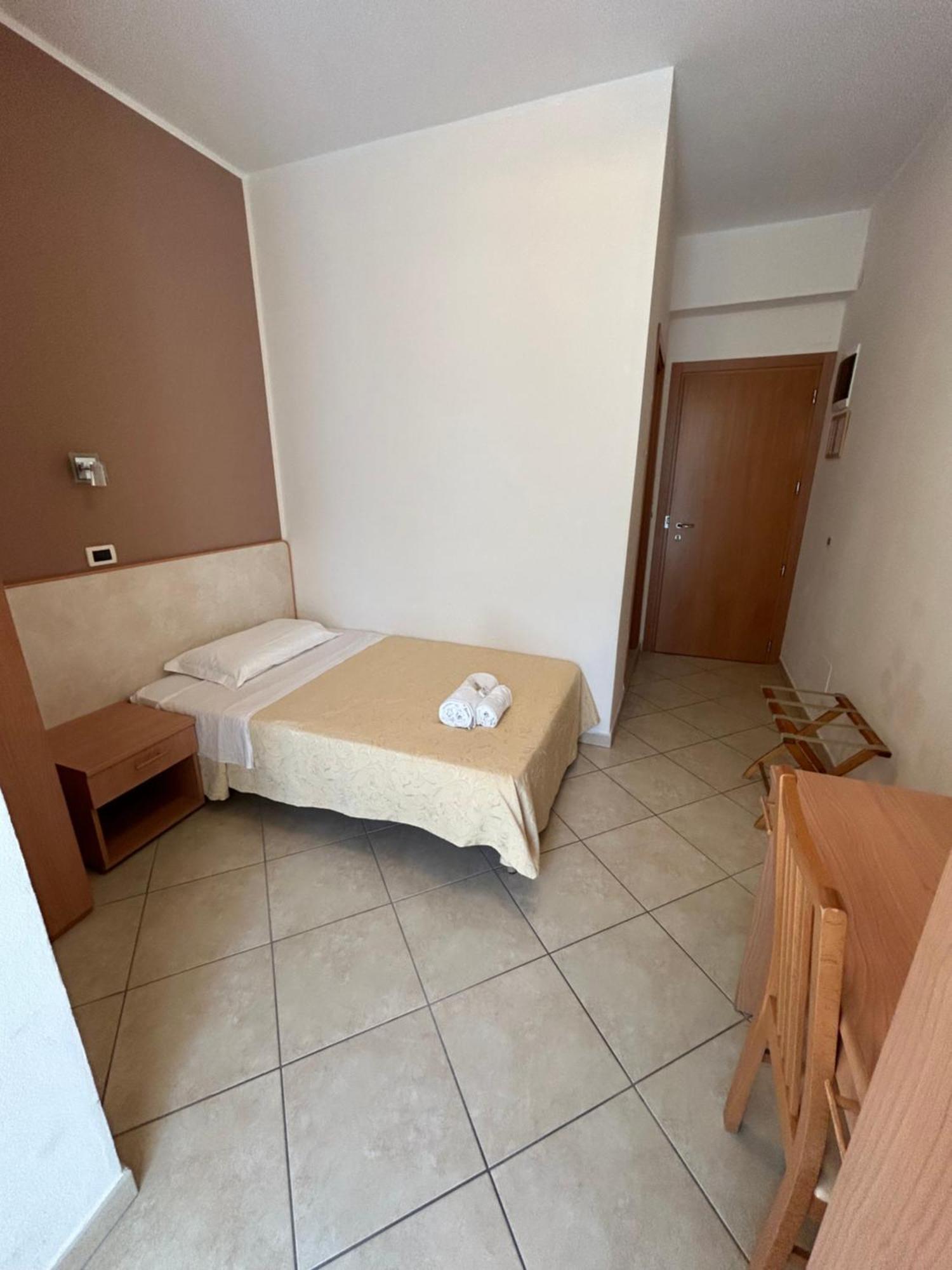 Hotel Favorita Cesenatico Luaran gambar
