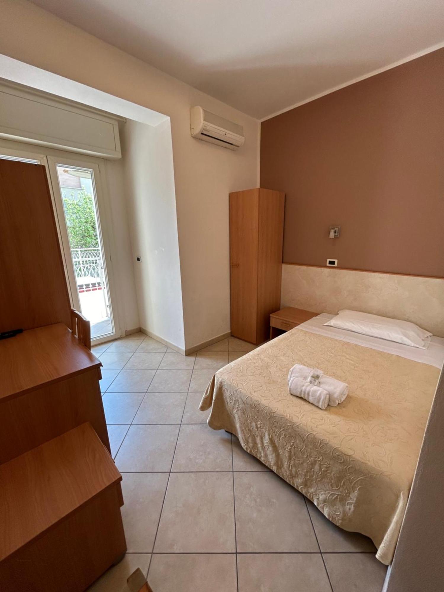 Hotel Favorita Cesenatico Luaran gambar