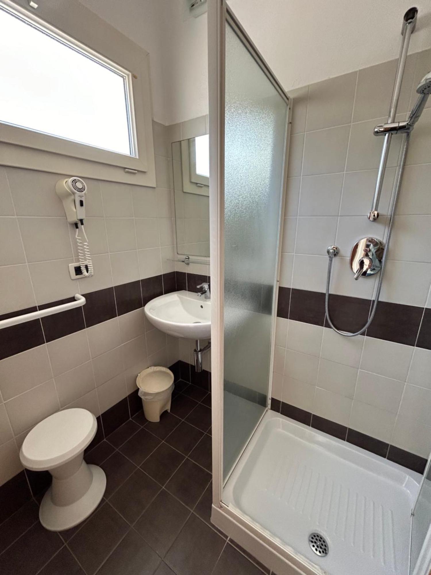 Hotel Favorita Cesenatico Luaran gambar