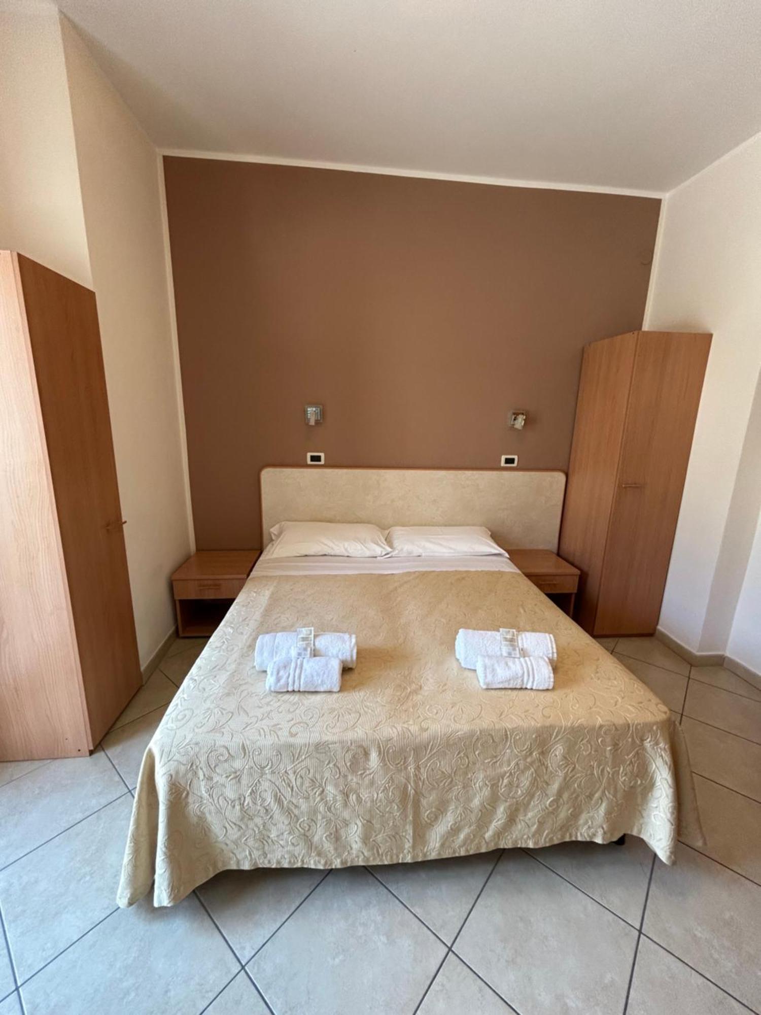 Hotel Favorita Cesenatico Luaran gambar