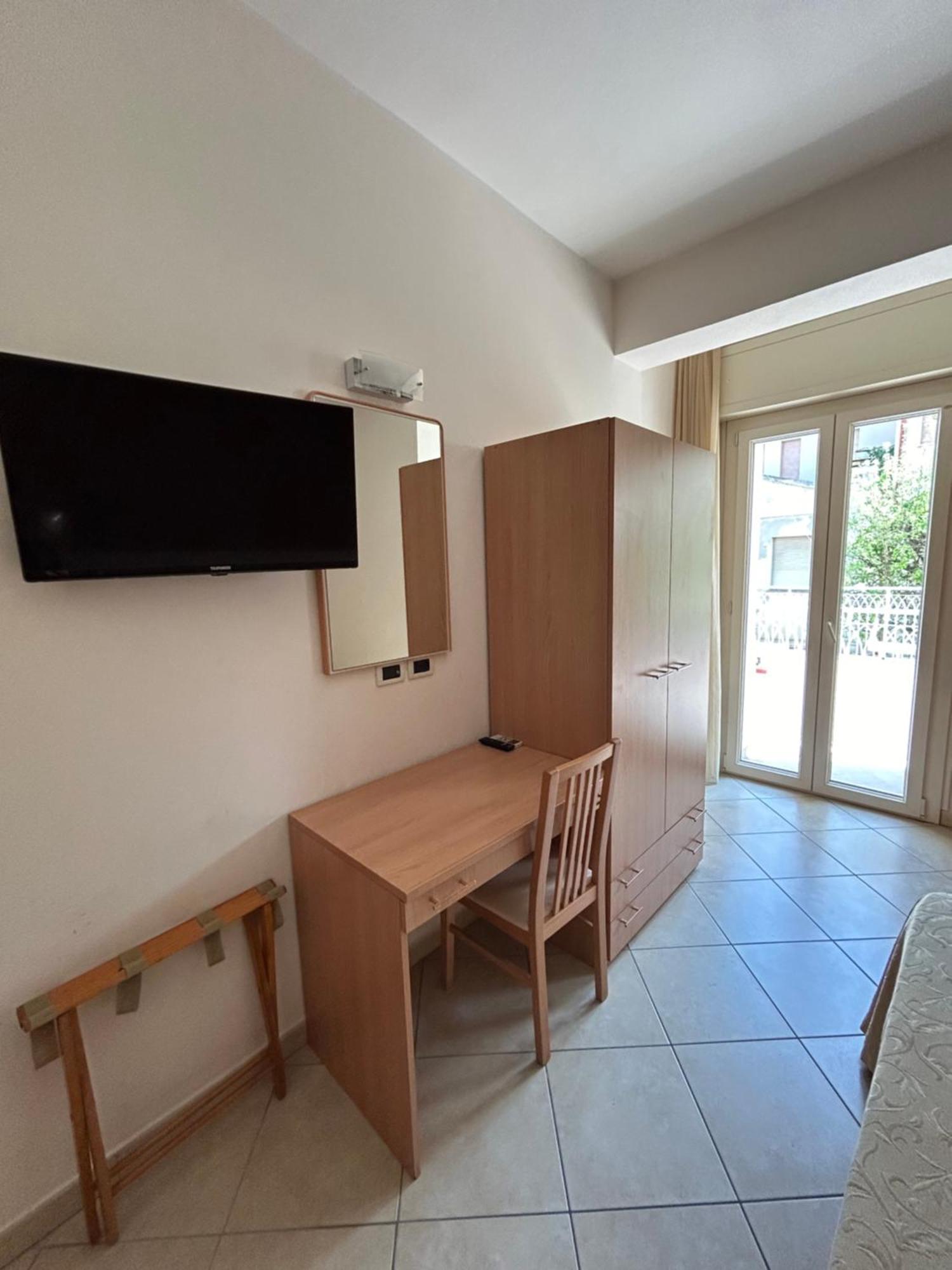 Hotel Favorita Cesenatico Luaran gambar