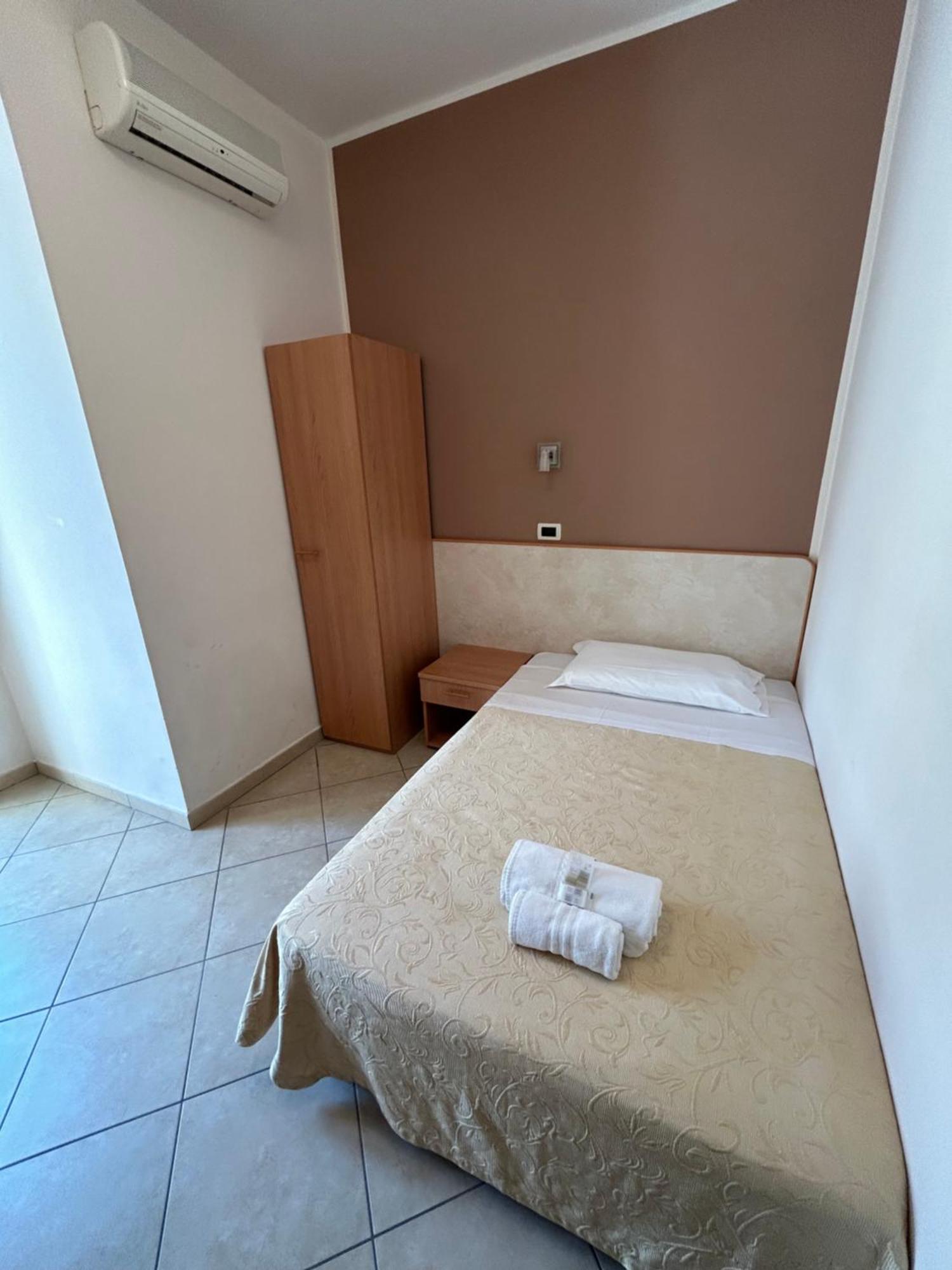 Hotel Favorita Cesenatico Luaran gambar