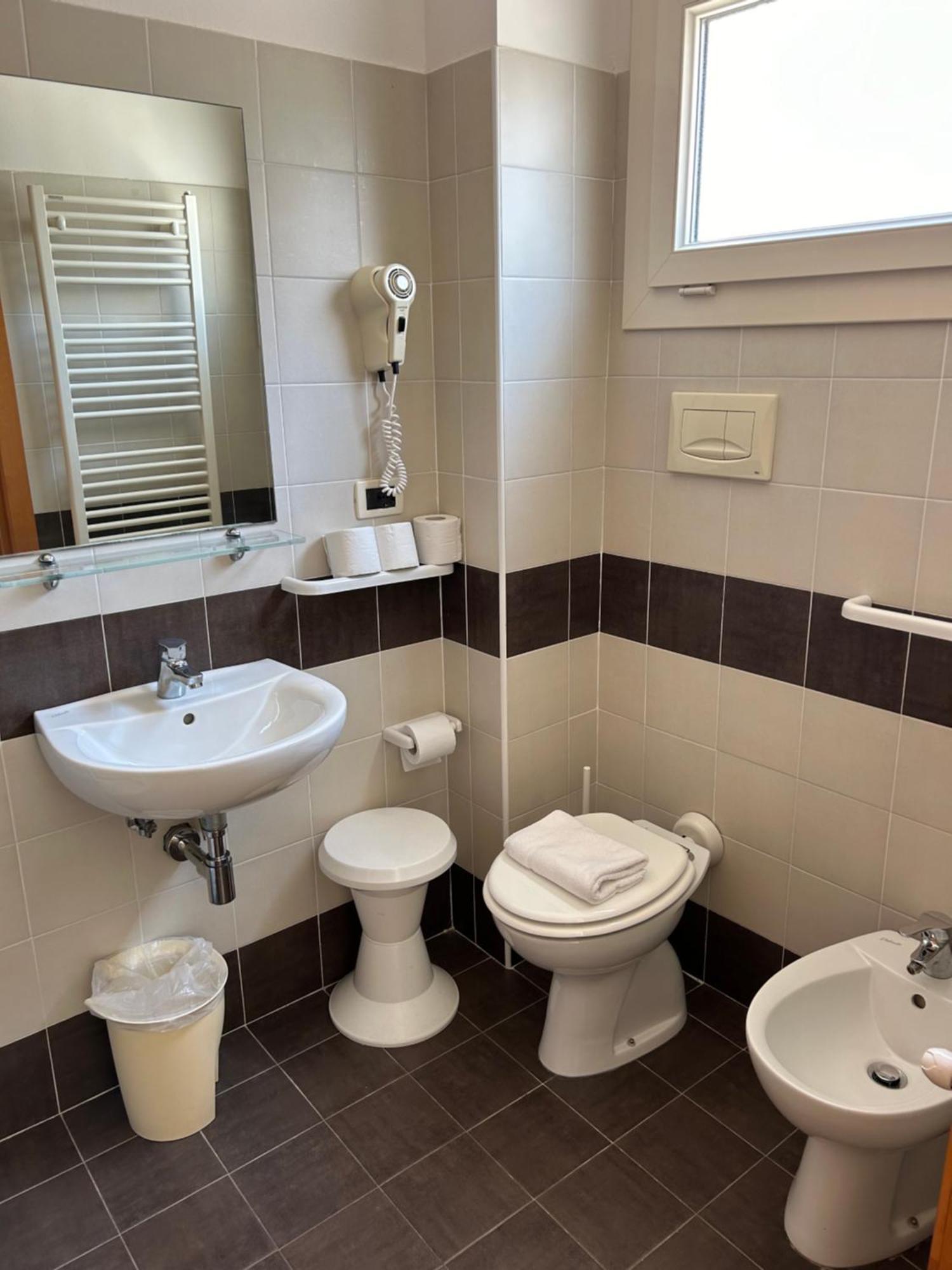 Hotel Favorita Cesenatico Luaran gambar
