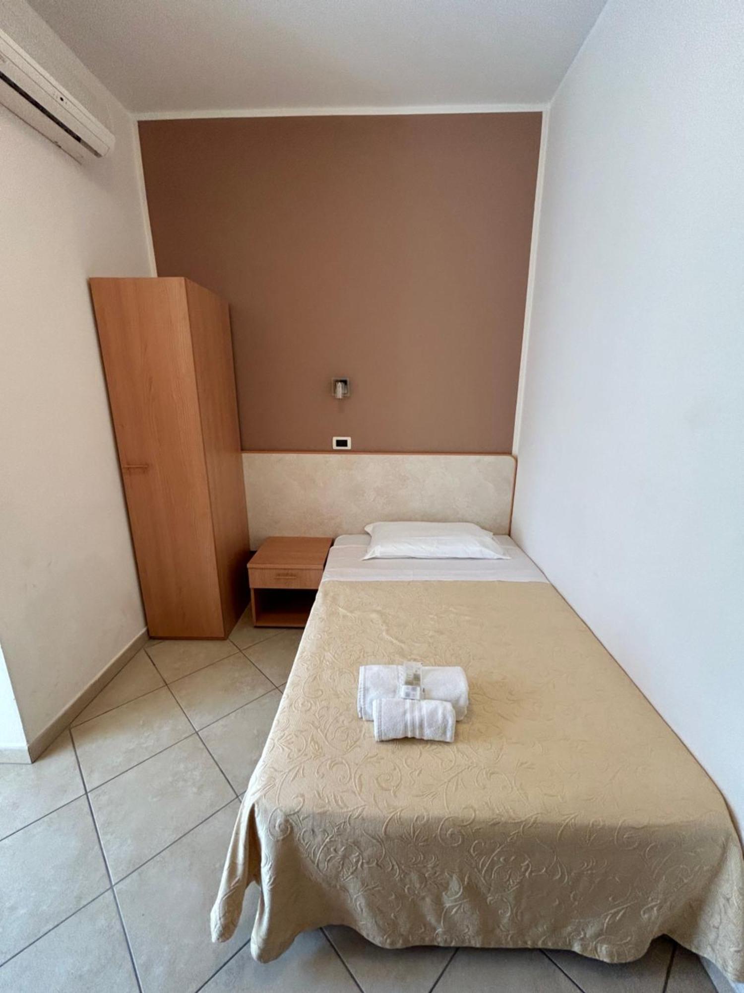 Hotel Favorita Cesenatico Luaran gambar