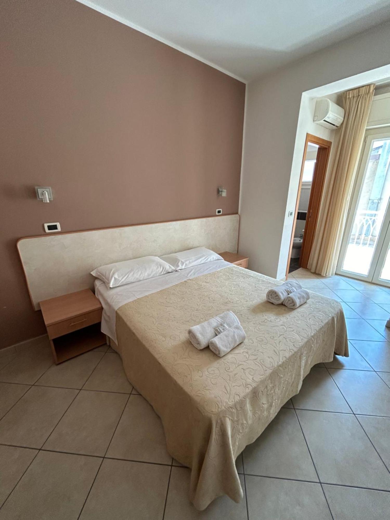 Hotel Favorita Cesenatico Luaran gambar