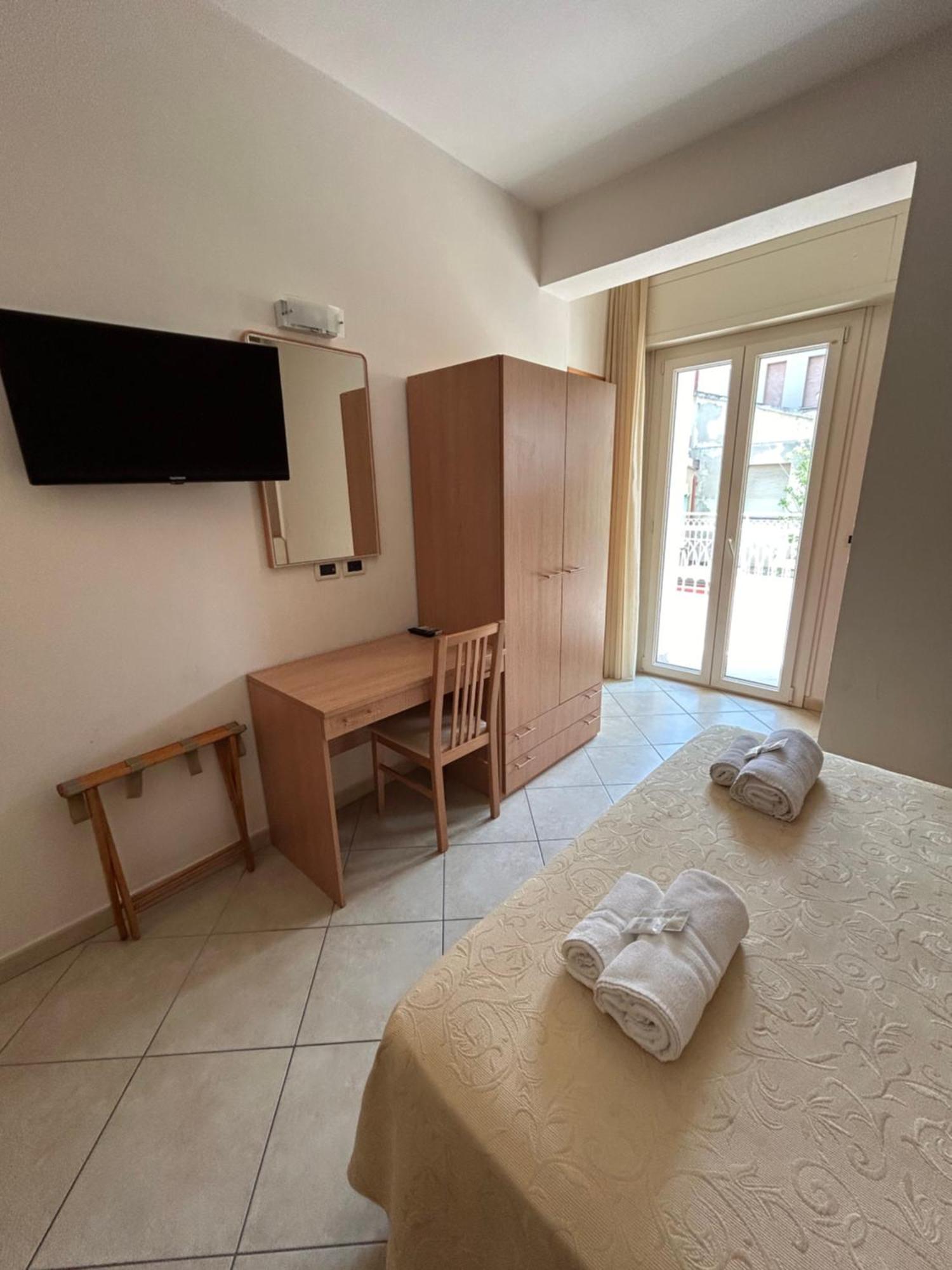 Hotel Favorita Cesenatico Luaran gambar