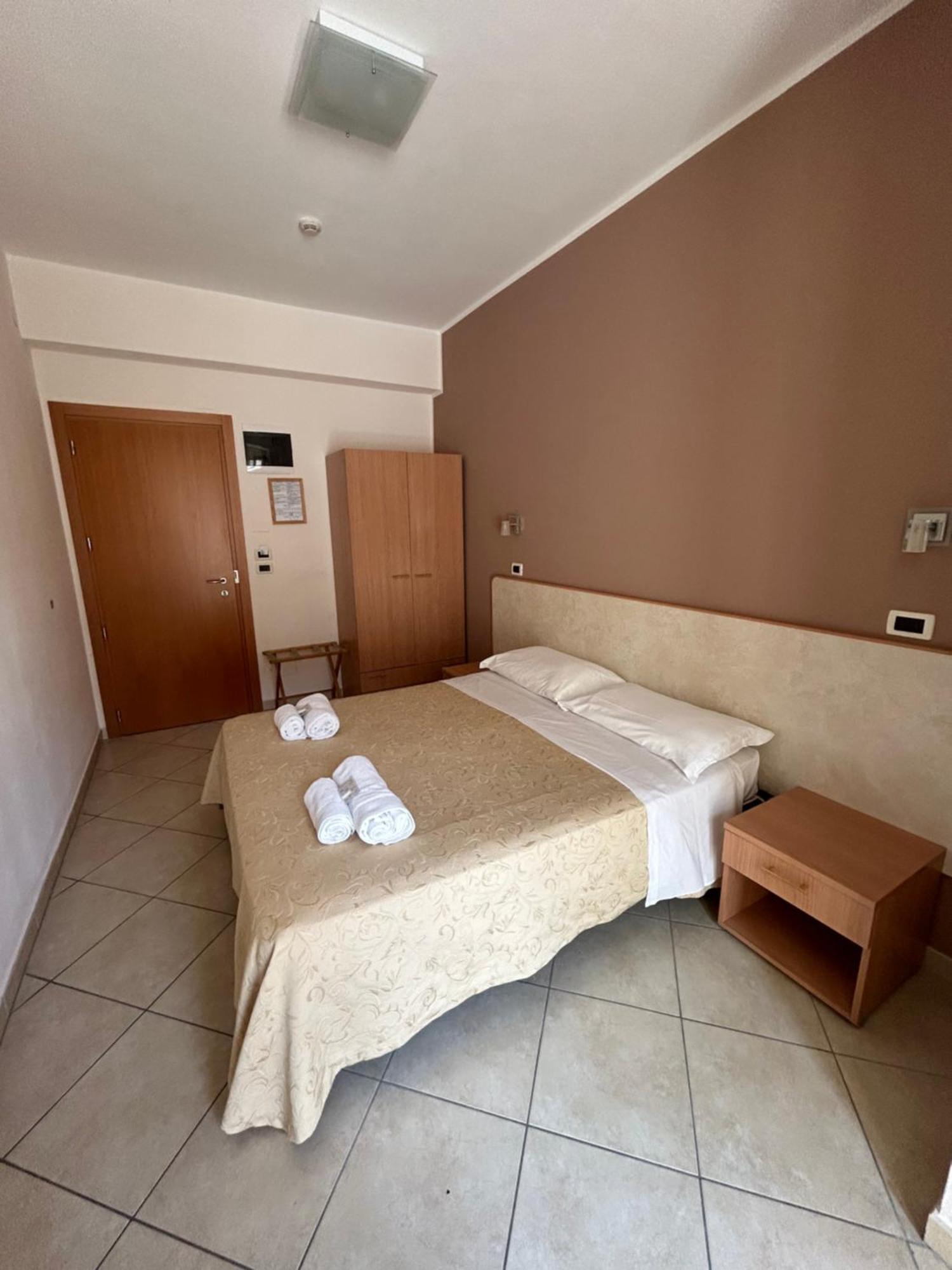 Hotel Favorita Cesenatico Luaran gambar