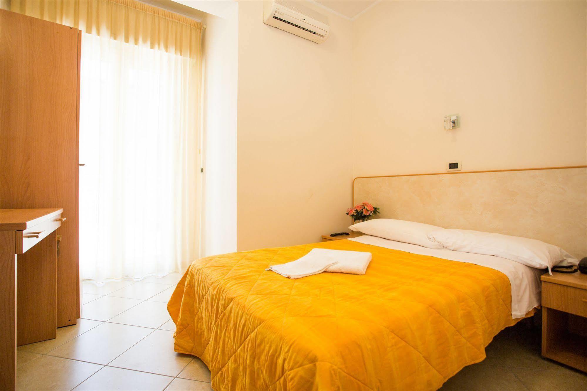 Hotel Favorita Cesenatico Luaran gambar